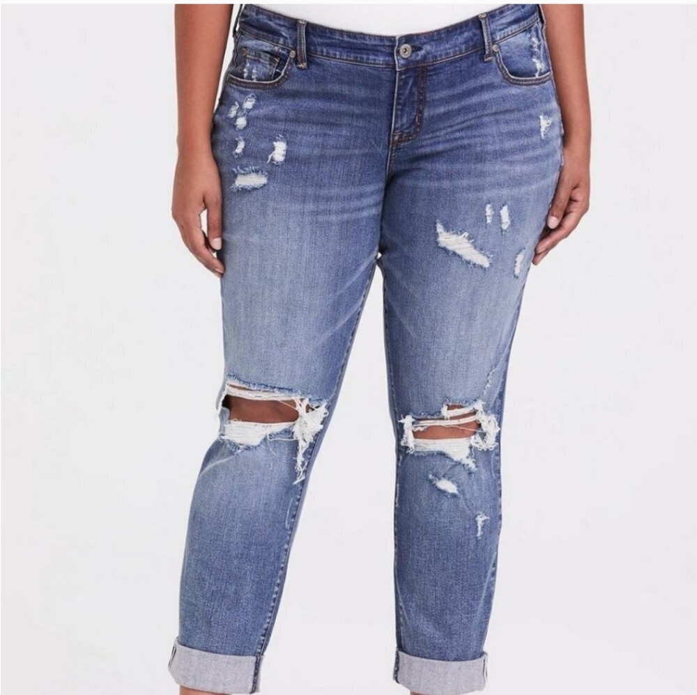 NWT Torrid‎ Jeans Boyfriend Straight Distressed Hasta La Vista 24 Short Petite